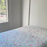 Apartamento Para Casais Proximo A Roda Gigante Com Uma Vaga De Garagem
