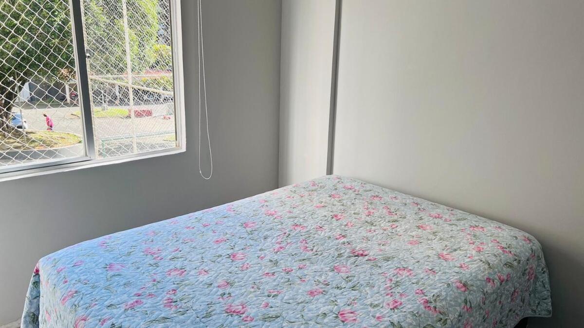 Casais Proximo A Roda Gigante Com Uma Vaga De Garagem Apartamento Balneario Camboriu